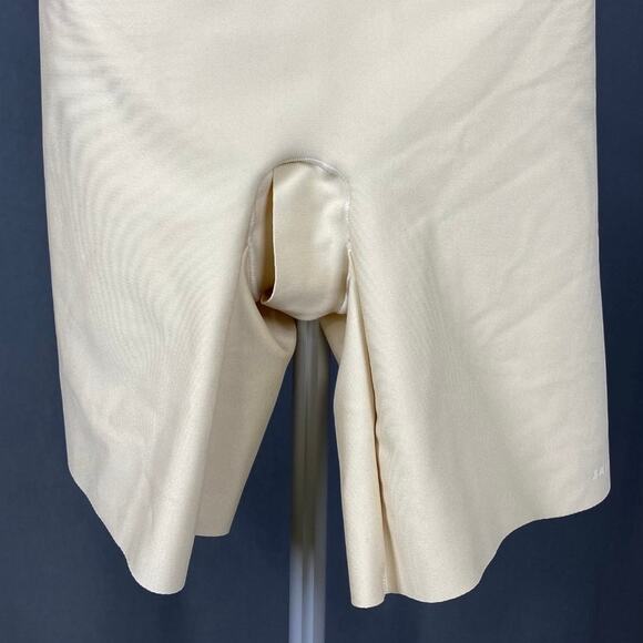 SKIMS High Waist Shorts Shapewear Seamless Tummy Control Mid-Thigh Nude, M - Picture 4 of 6